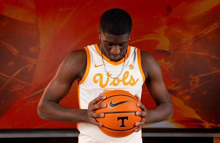 Tennessee Basketball Bolsters Roster with Two Four-Star Recruits.