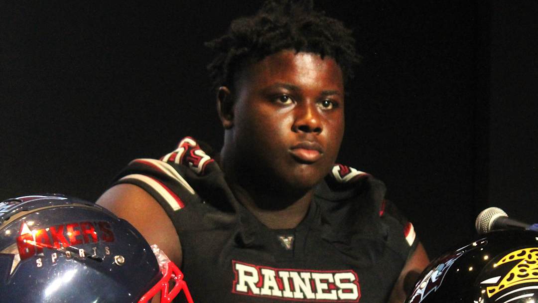 Five-Star Prospect Shocks Nation with Commitment Flip to Alabama.