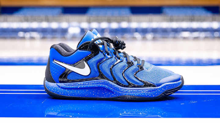 Kevin Durant Gifts Duke Blue Devils Exclusive Nike Sneakers in Special Partnership.