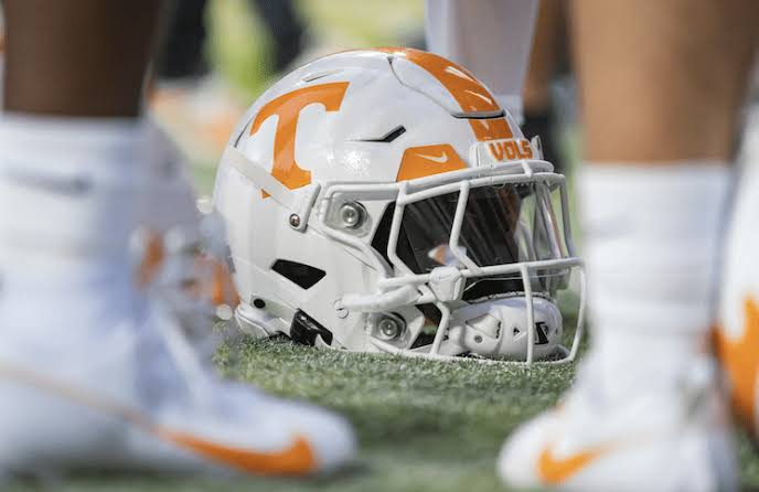 Zachariah Branch Commits to Tennessee Vols.